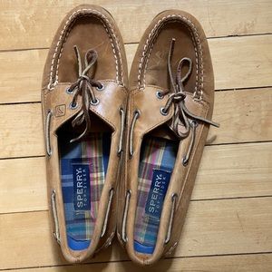 Women’s Sperry flats
